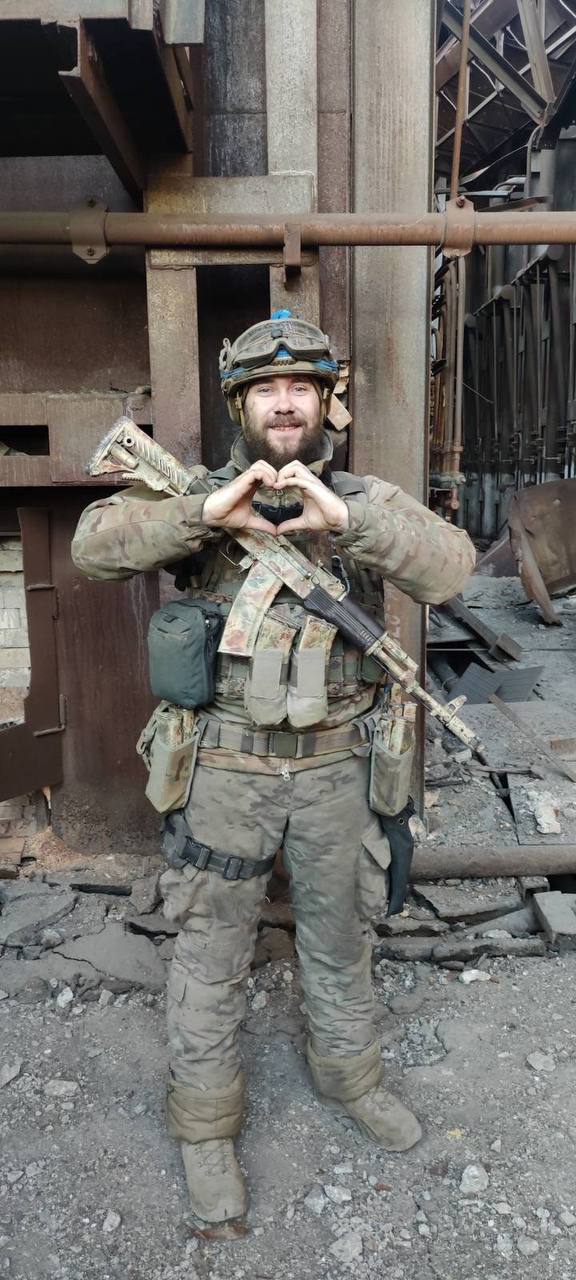 Новини Тернополя - фото з Пройшов реабілітацію і знову на передову. Дружина звільненого з полону азовця відкрила збір на авто