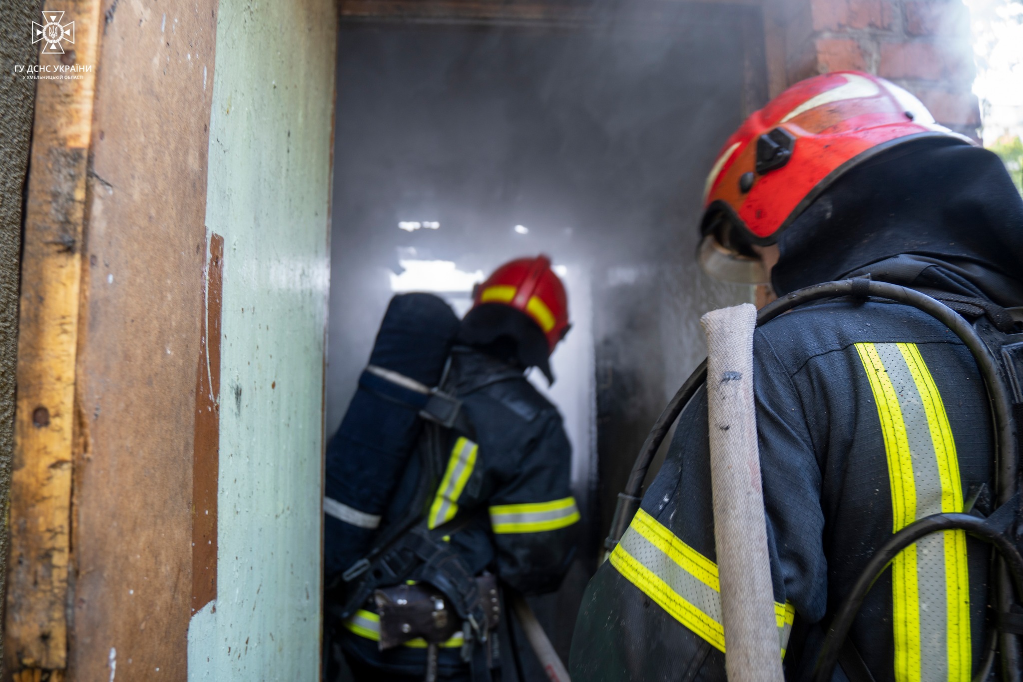 На зображенні може бути: 2 людини та текст