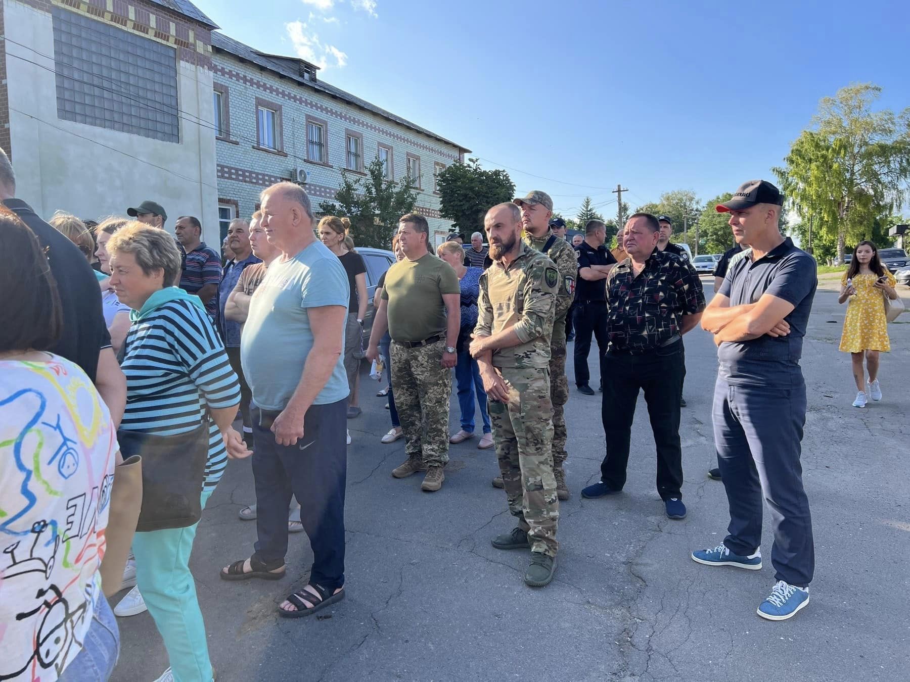 Новини Хмельницького - фото з Двісті п’ятдесят людей голосували за перехід храму до ПЦУ у Красилівській громаді. Священник не підтримав рішення