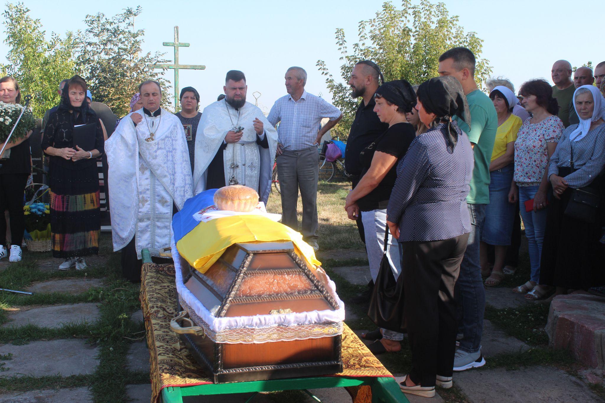 Новини Козятина - фото з Громада Непедівки провела в останню дорогу Володимира Кривов’язого