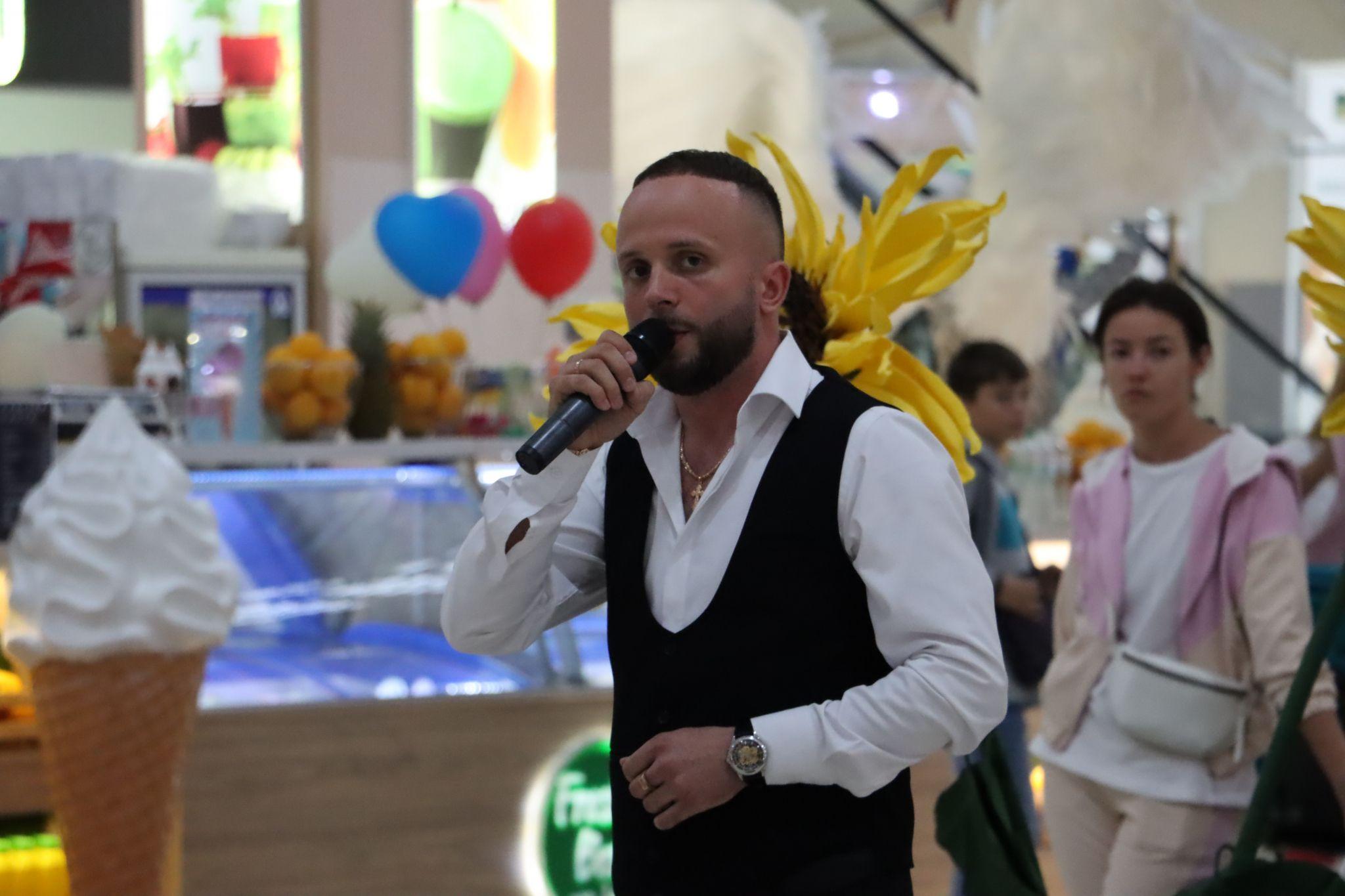 Новини Тернополя - фото з На благодійному концерті у Тернополі збирали гроші на «пташку» для ЗСУ: фоторепортаж