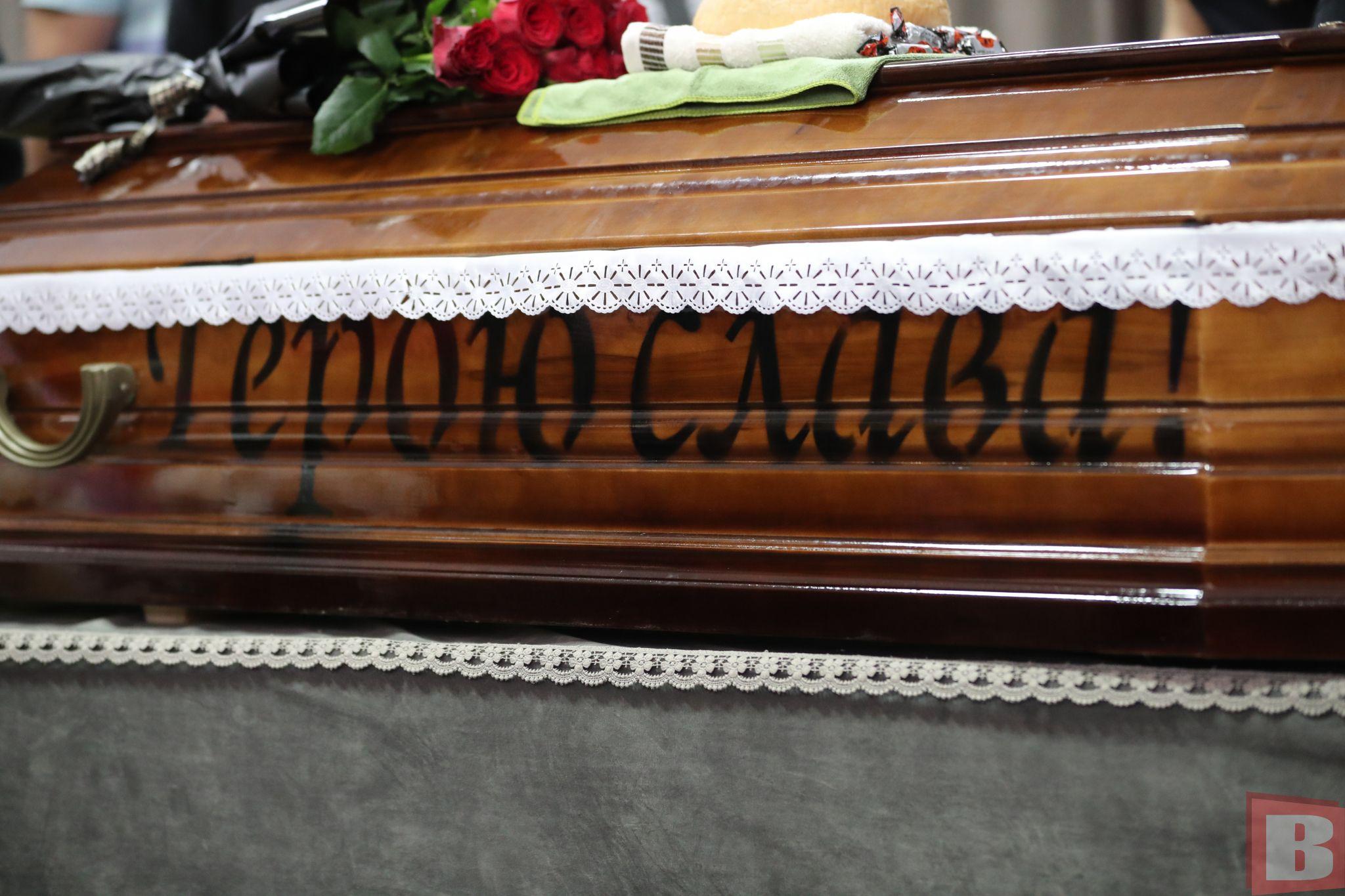 Новини Хмельницького - фото з Пішов заради сина та дочки: попрощалися з військовим Андрієм Черніцьким