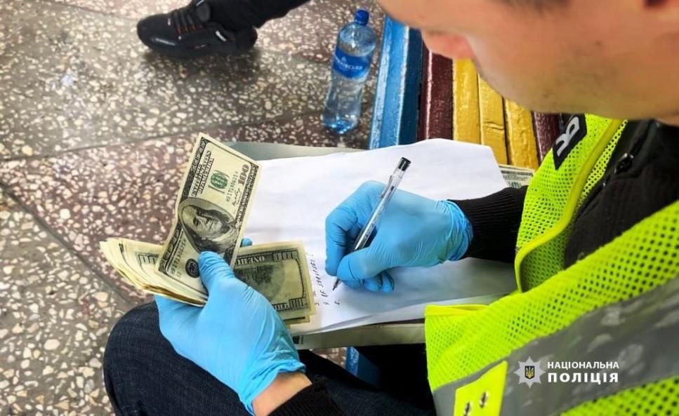 Новини Вінниці - фото з «Контррозвідник» наживався на поранених бійцях — поліція та СБУ викрили зловмисника