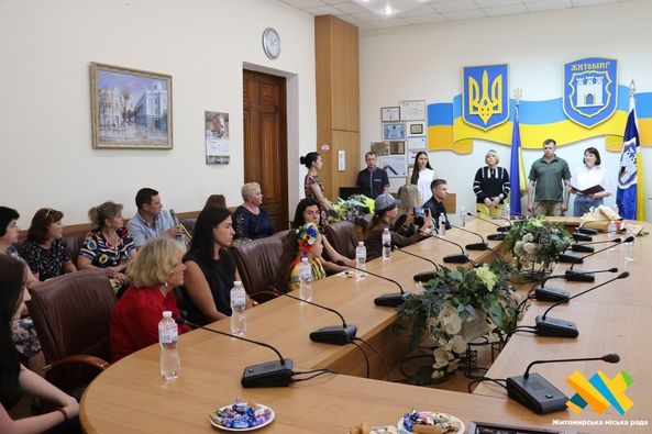 Новини Житомира - фото з Рідним загиблих захисників вручили посмертні нагороди Героїв