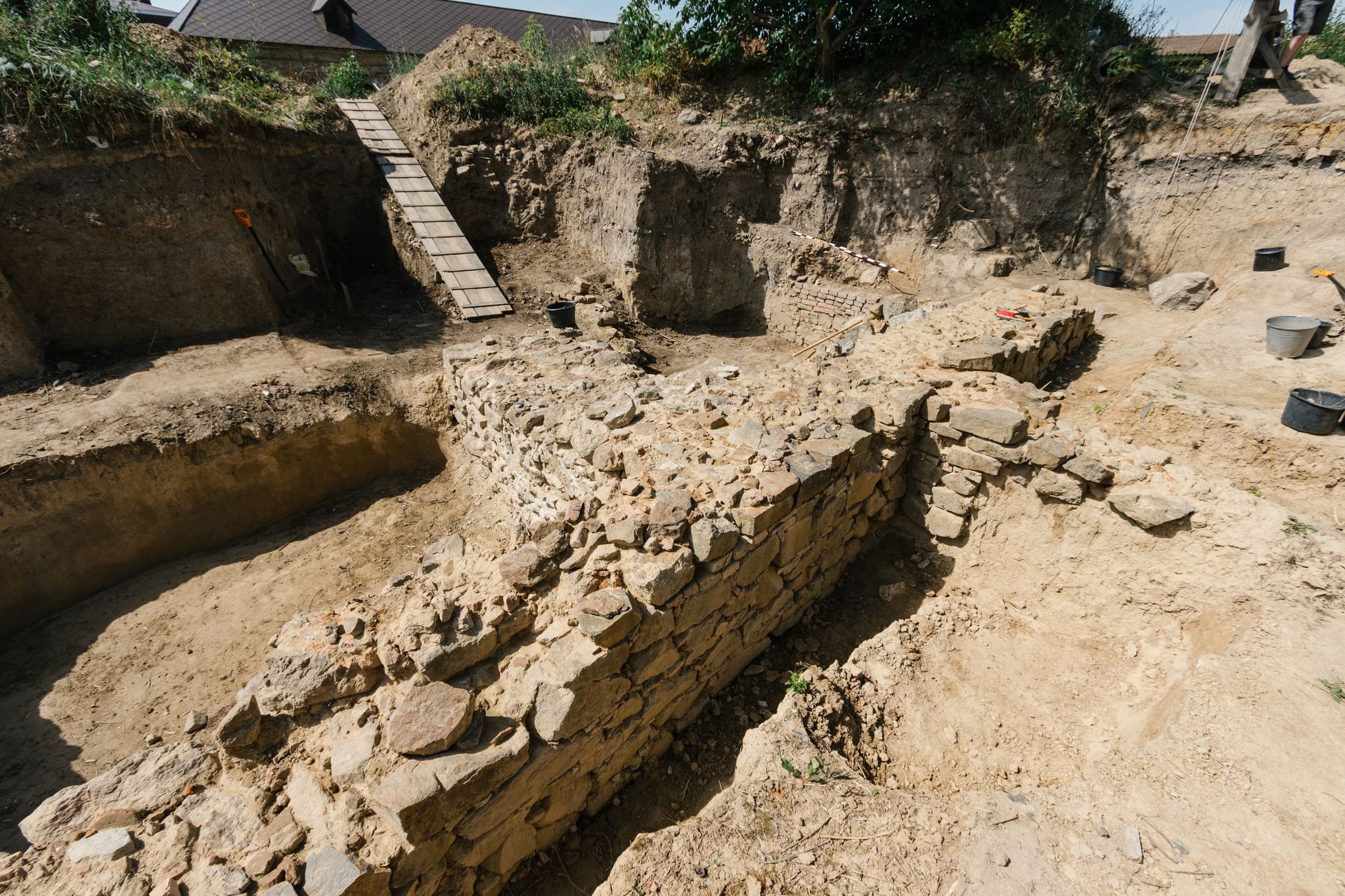 Новини Вінниці - фото з У Вінниці відновили археологічні розкопки на території Спасо-Преображенського собору. Що знайшли?
