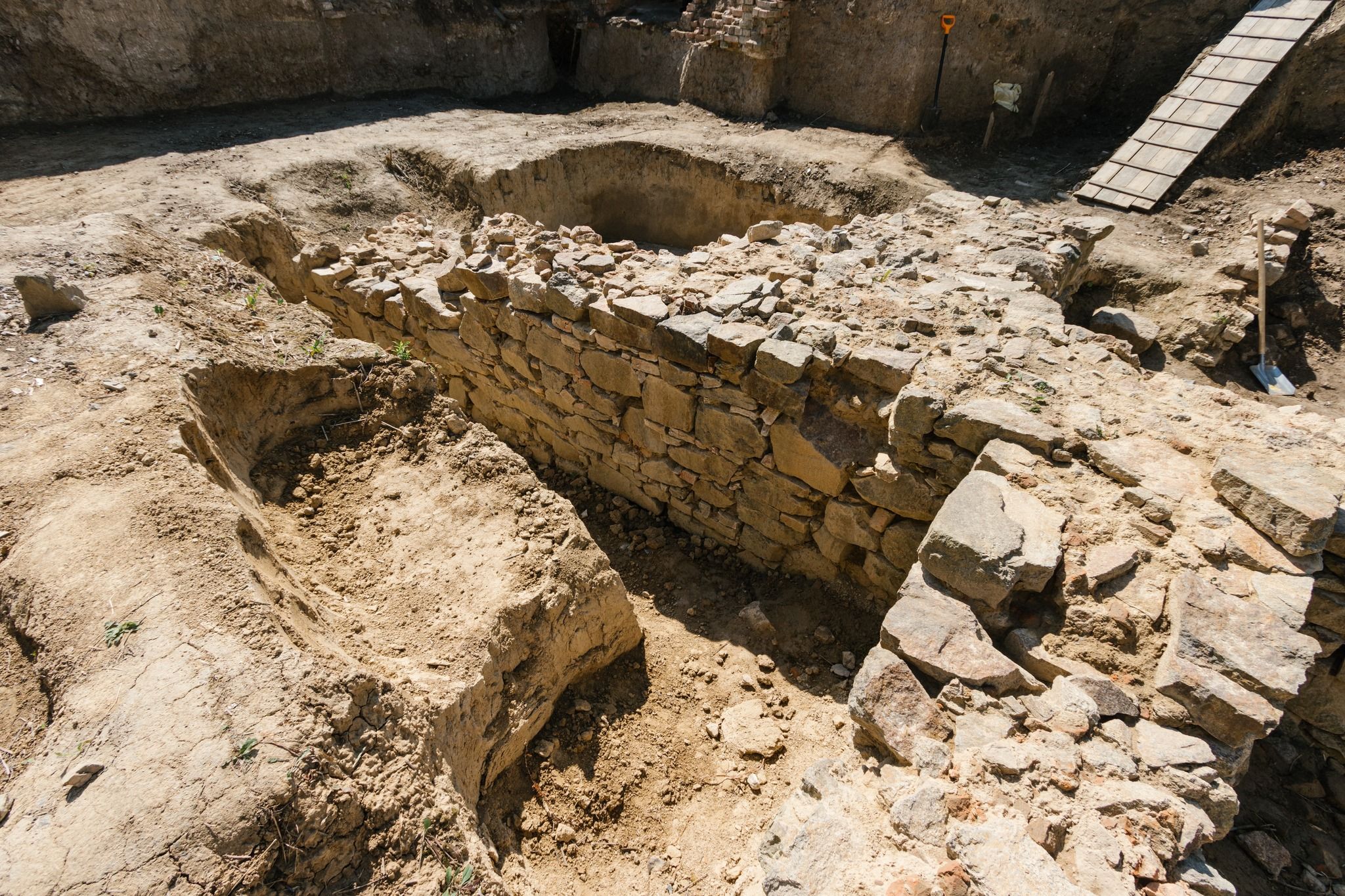 Новини Вінниці - фото з У Вінниці відновили археологічні розкопки на території Спасо-Преображенського собору. Що знайшли?
