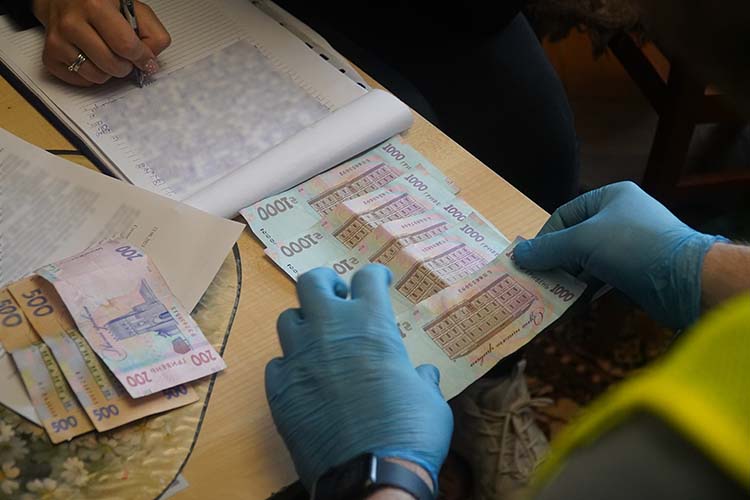 Новини Тернополя - фото з Продавав гранати та набої: поліцейські затримали тернополянина – торговця боєприпасами