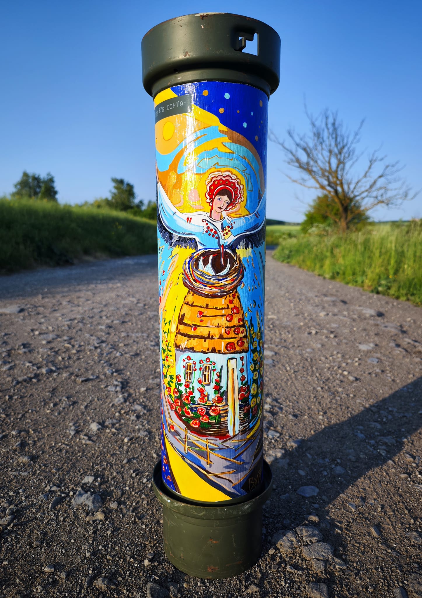 Новини Тернополя - фото з Перетворює залишки зброї на мистецтво: як тернополянка  Лілія Войцеховська допомагає захисникам