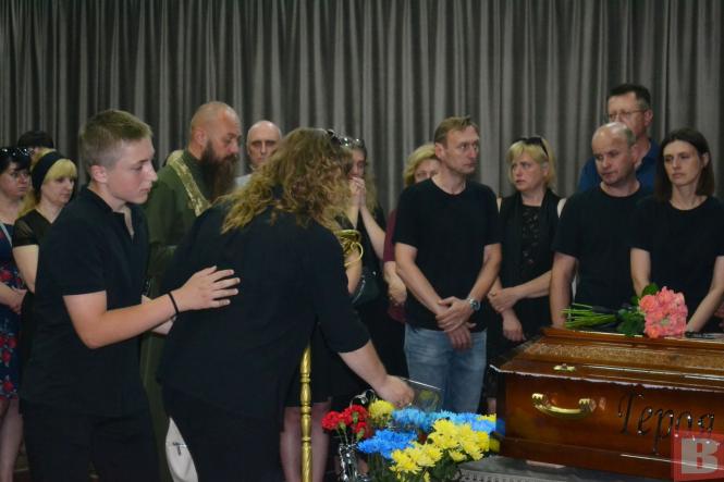 Новини Хмельницького - фото з “Хотів змінити країну на краще”. У Хмельницькому попрощались із сержантом Олегом Богачем