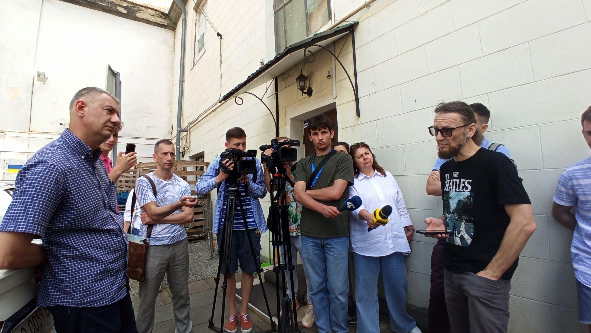 Новини Тернополя - фото з Обговорень щодо реставрації на території Катедри не проводили. Чому роблять усе тишком-нишком?