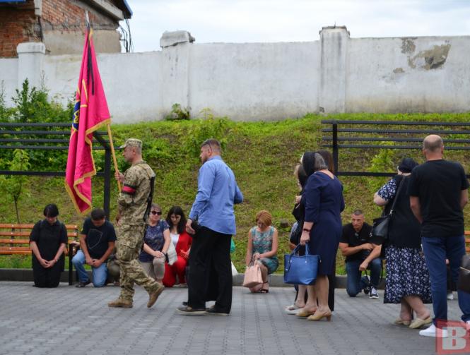 Новини Хмельницького - фото з “Хотів змінити країну на краще”. У Хмельницькому попрощались із сержантом Олегом Богачем