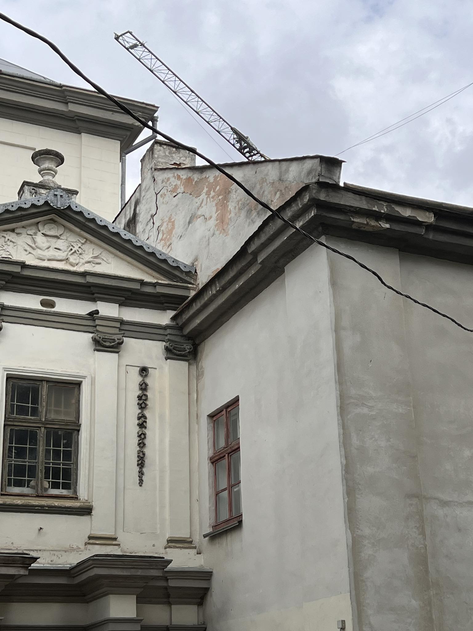 Новини Тернополя - фото з Обговорень щодо реставрації на території Катедри не проводили. Чому роблять усе тишком-нишком?