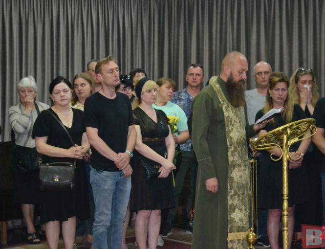 Новини Хмельницького - фото з “Хотів змінити країну на краще”. У Хмельницькому попрощались із сержантом Олегом Богачем