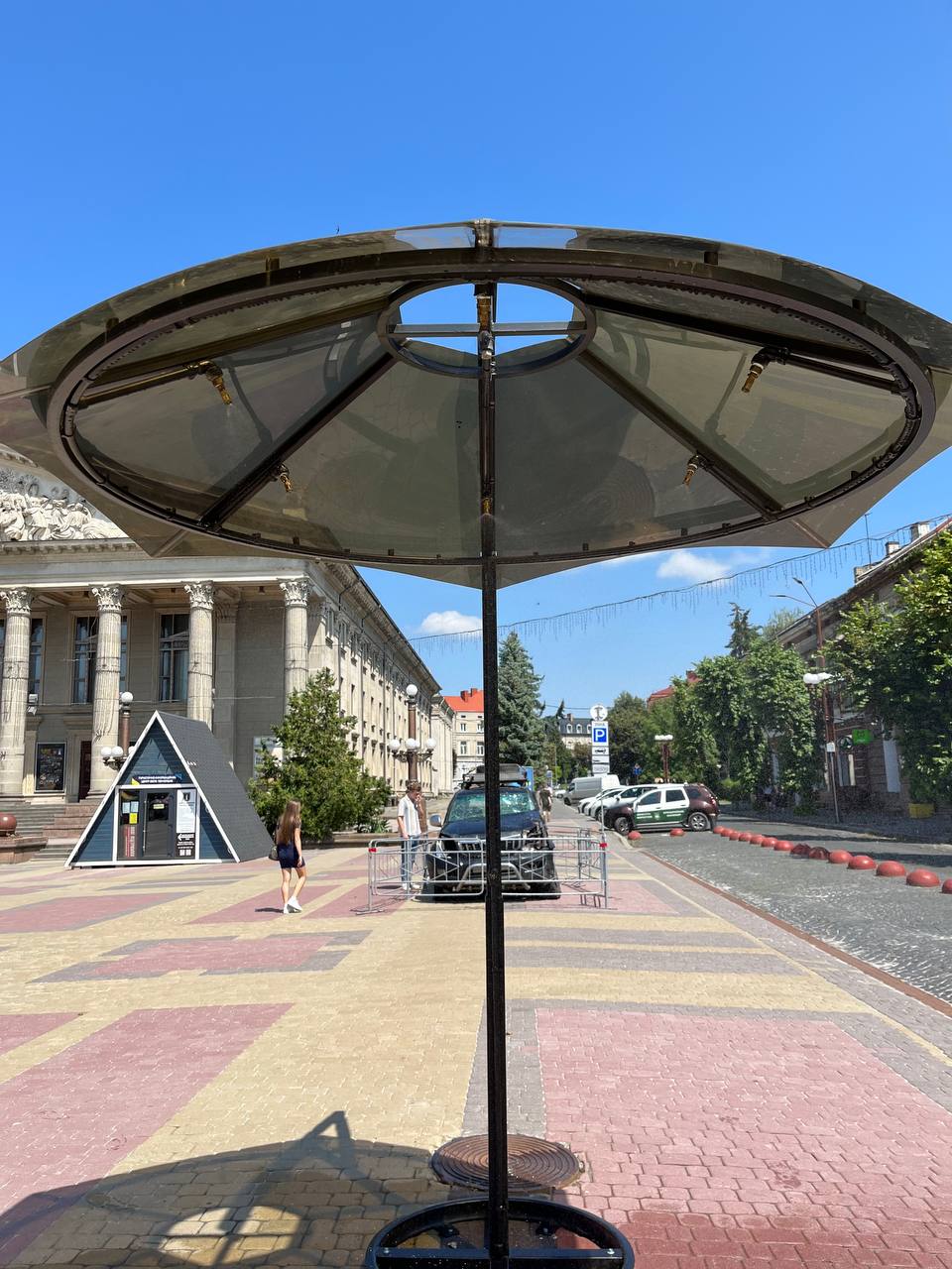 Новини Тернополя - фото з У Тернополі запрацювали освіжаючі парасолі. Де їх знайти?