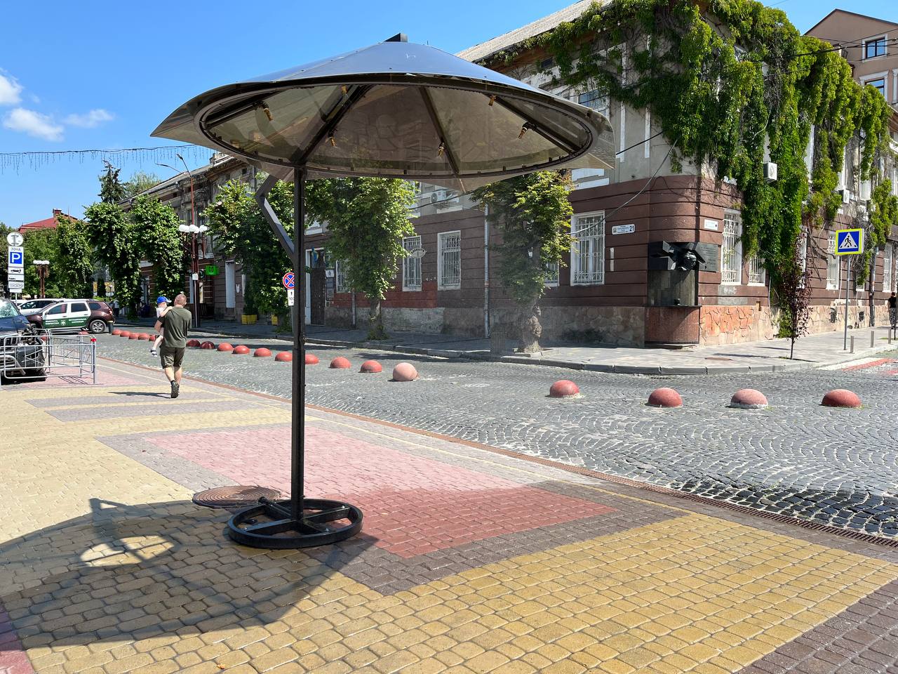 Новини Тернополя - фото з У Тернополі запрацювали освіжаючі парасолі. Де їх знайти?