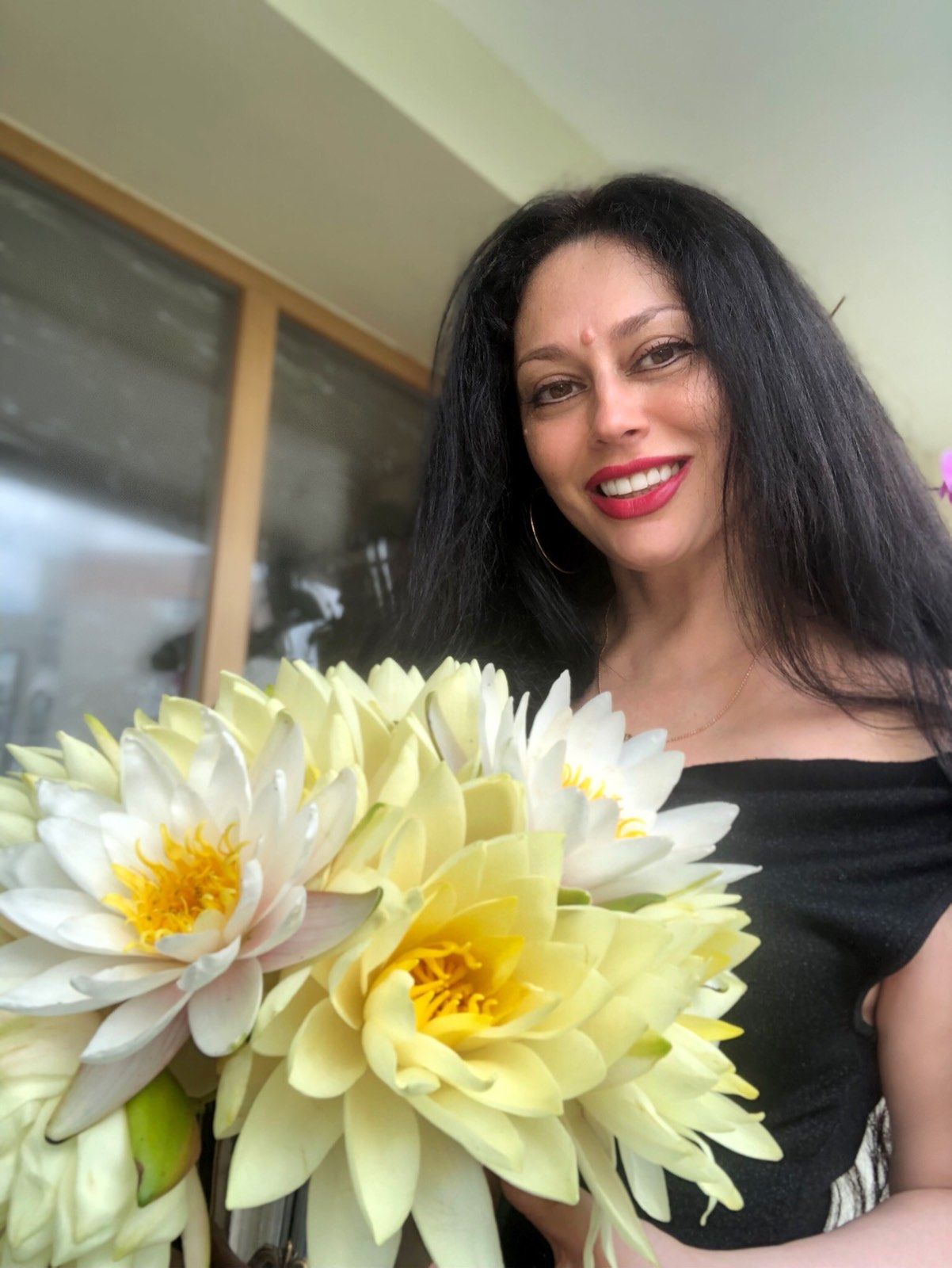 Новини Вінниці - фото з Водяні лілії біля «Вінницької реберні» — окраса Південного Бугу чи інвазійний вид? Ми дізналися, чи можуть нашкодити німфеї водоймі (новини компаній)