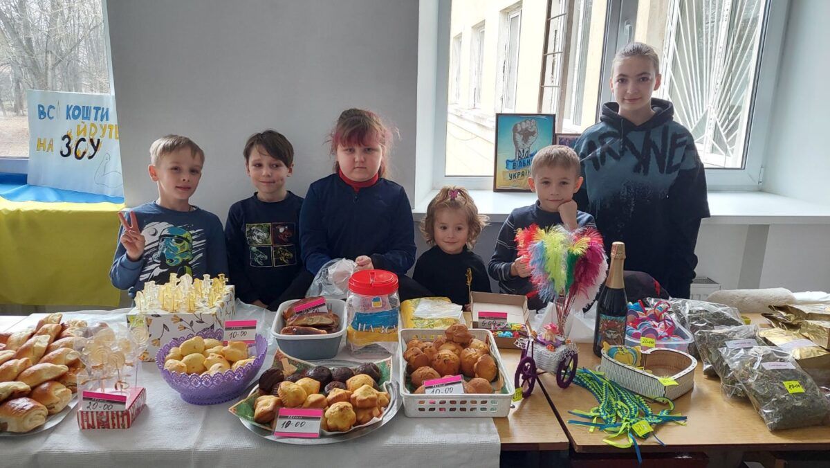 Новини Хмельницького - фото з Гралися в блокпост — догралися до волонтерів. Історія сімох дітлахів із Старокостянтинова