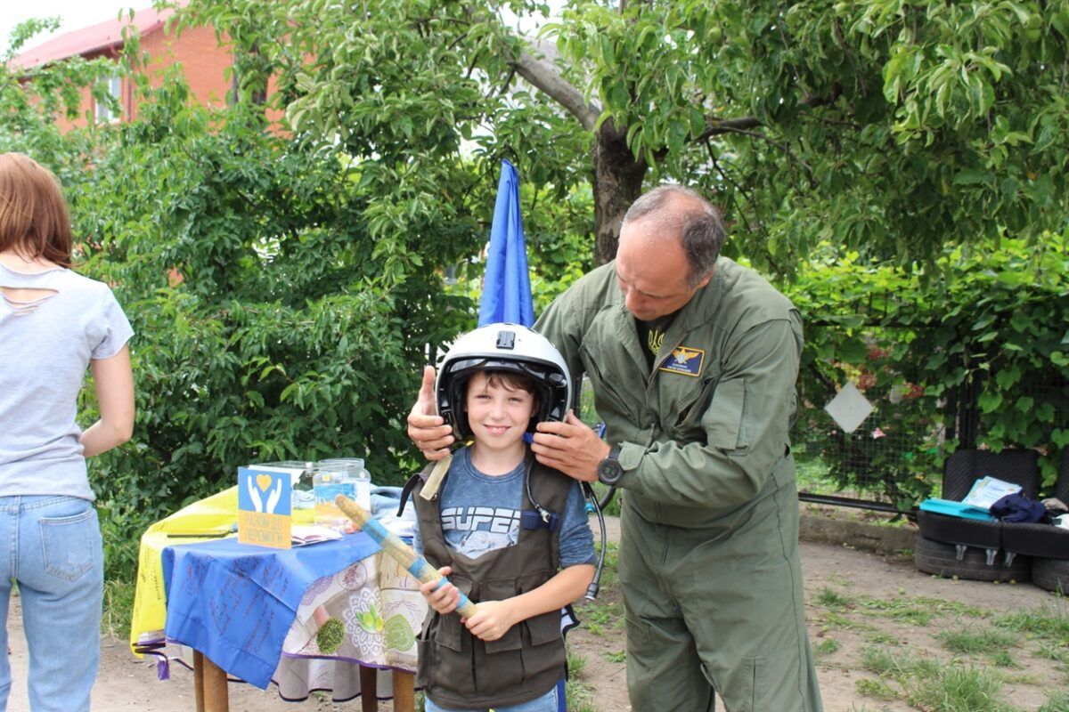 Новини Хмельницького - фото з Гралися в блокпост — догралися до волонтерів. Історія сімох дітлахів із Старокостянтинова