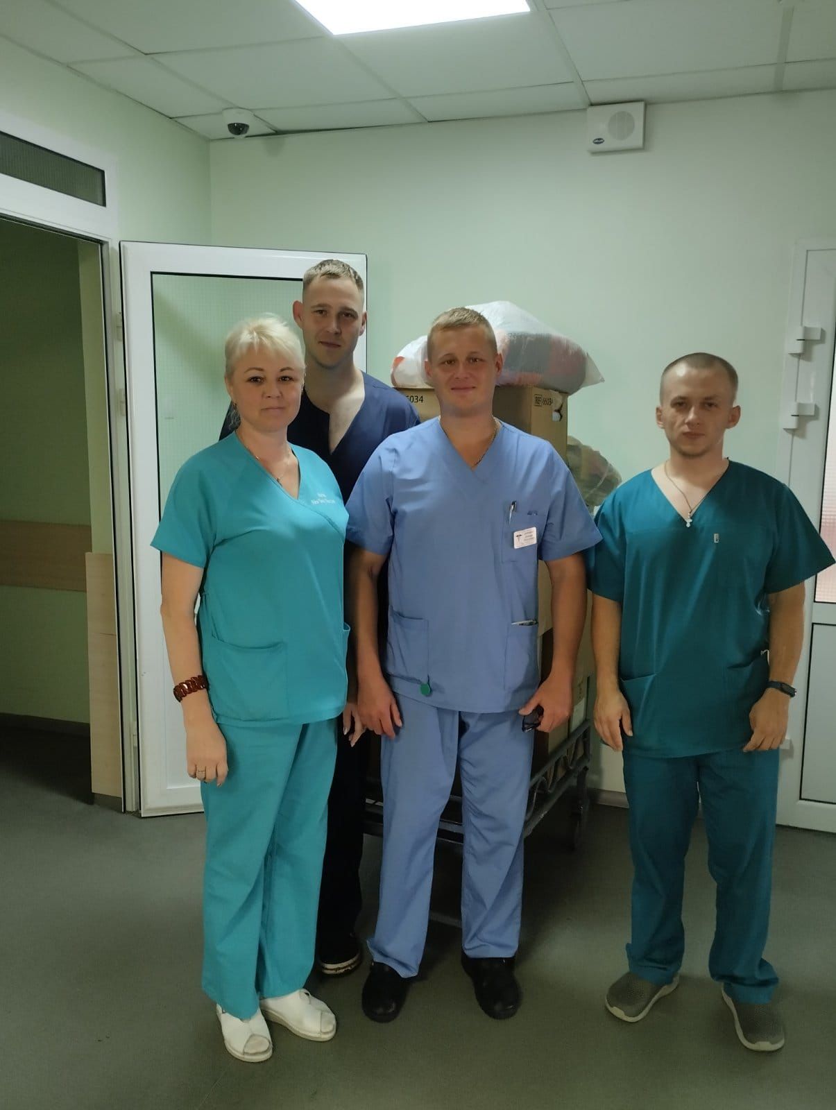 Новини Козятина - фото з Волонтерські будні: відправили авто, зібрали допомогу на Херсонщину, шиють одяг та медичні ноші