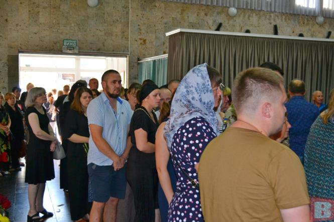 Новини Хмельницького - фото з “На кого залишаєш синів?”. У Хмельницькому попрощались з 32-річним Олегом Бондарем