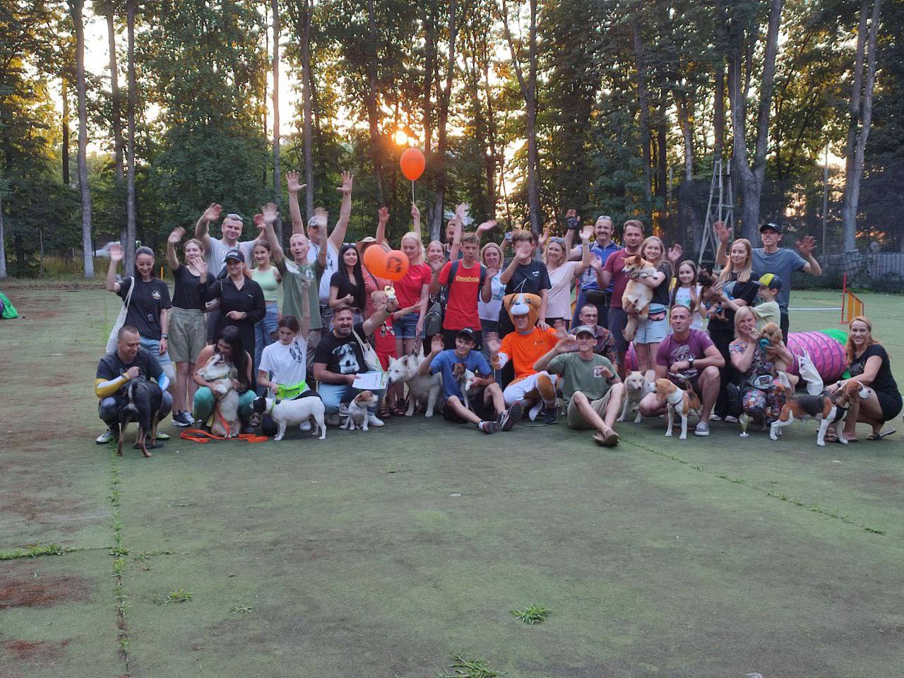 Новини Вінниці - фото з У Вінниці собаки зі своїми господарями змагалися у вправності під час аджиліті