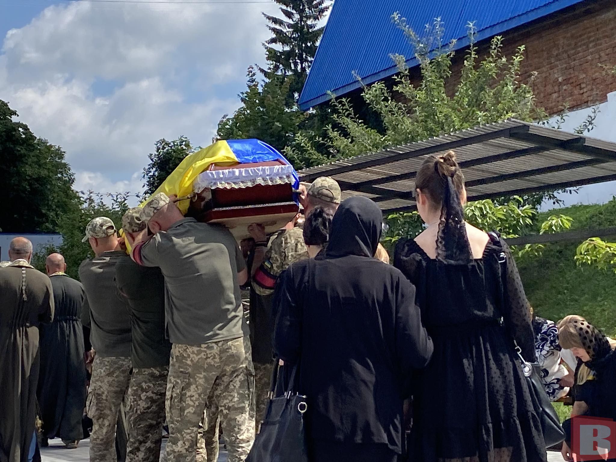 Новини Хмельницького - фото з У Хмельницькому попрощалися з батьком двох донечок - Романом Романюком