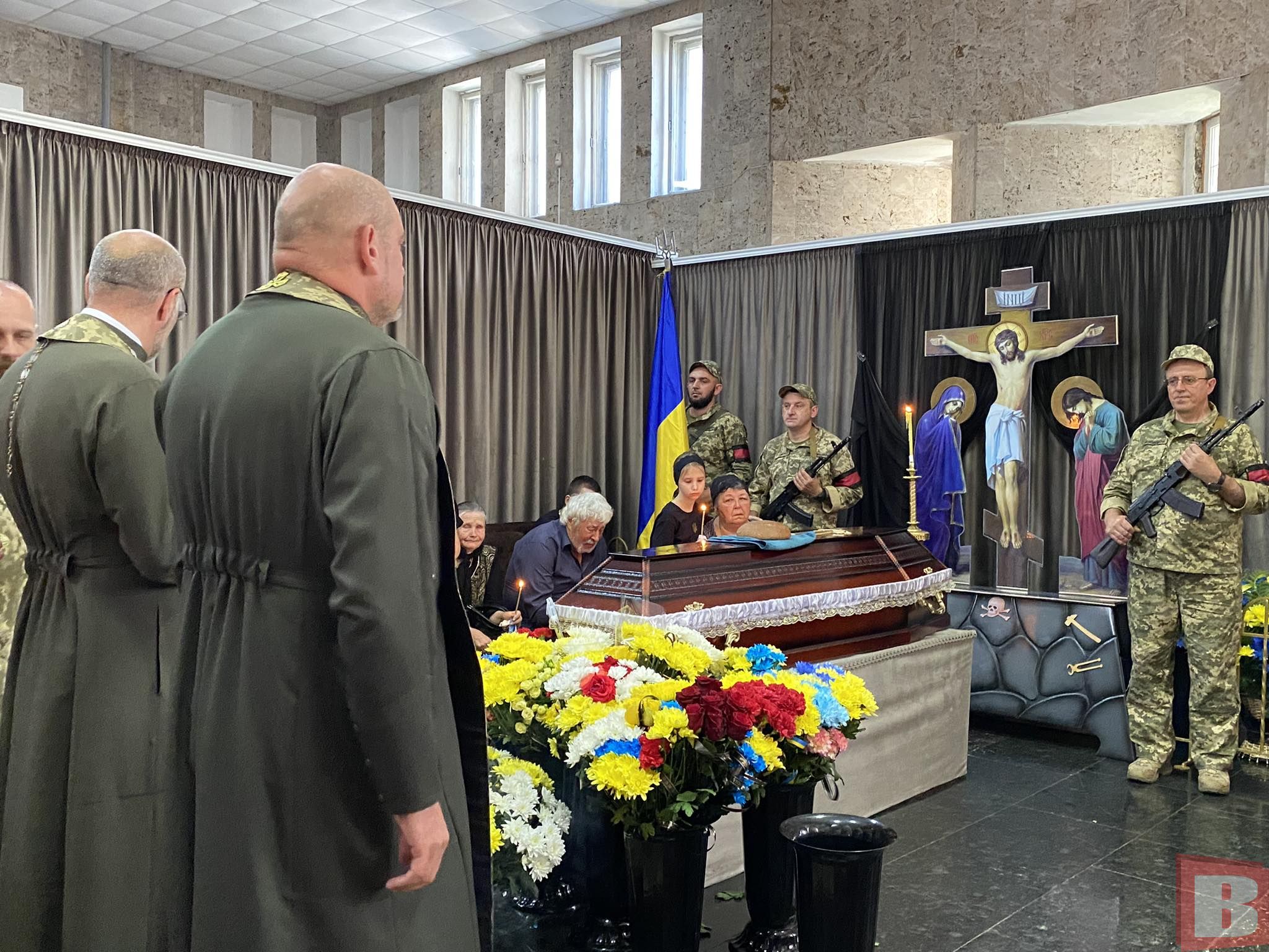 Новини Хмельницького - фото з У Хмельницькому попрощалися з батьком двох донечок - Романом Романюком