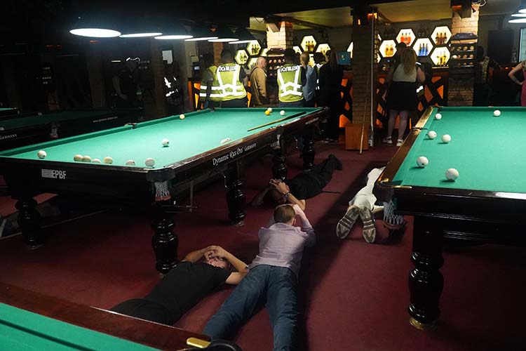 Новини Тернополя - фото з Власник «Лисого» прокоментував нічні обшуки поліції. Каже, заклад був зачинений, а що з наркотиками?