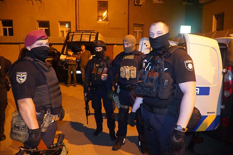 Новини Тернополя - фото з Власник «Лисого» прокоментував нічні обшуки поліції. Каже, заклад був зачинений, а що з наркотиками?