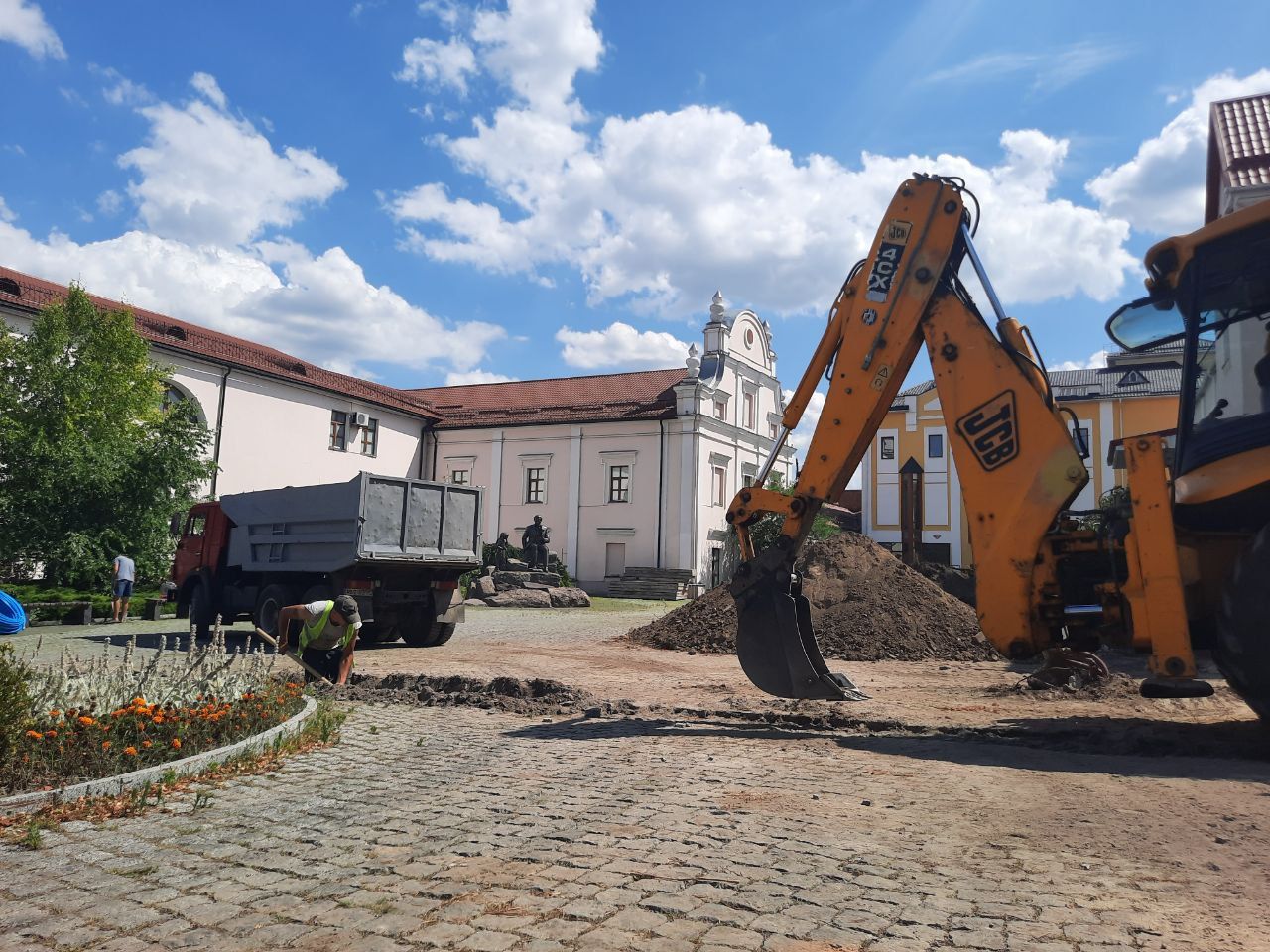 Новини Вінниці - фото з Почали капітальний ремонт площі Шевченка. Що там зараз роблять