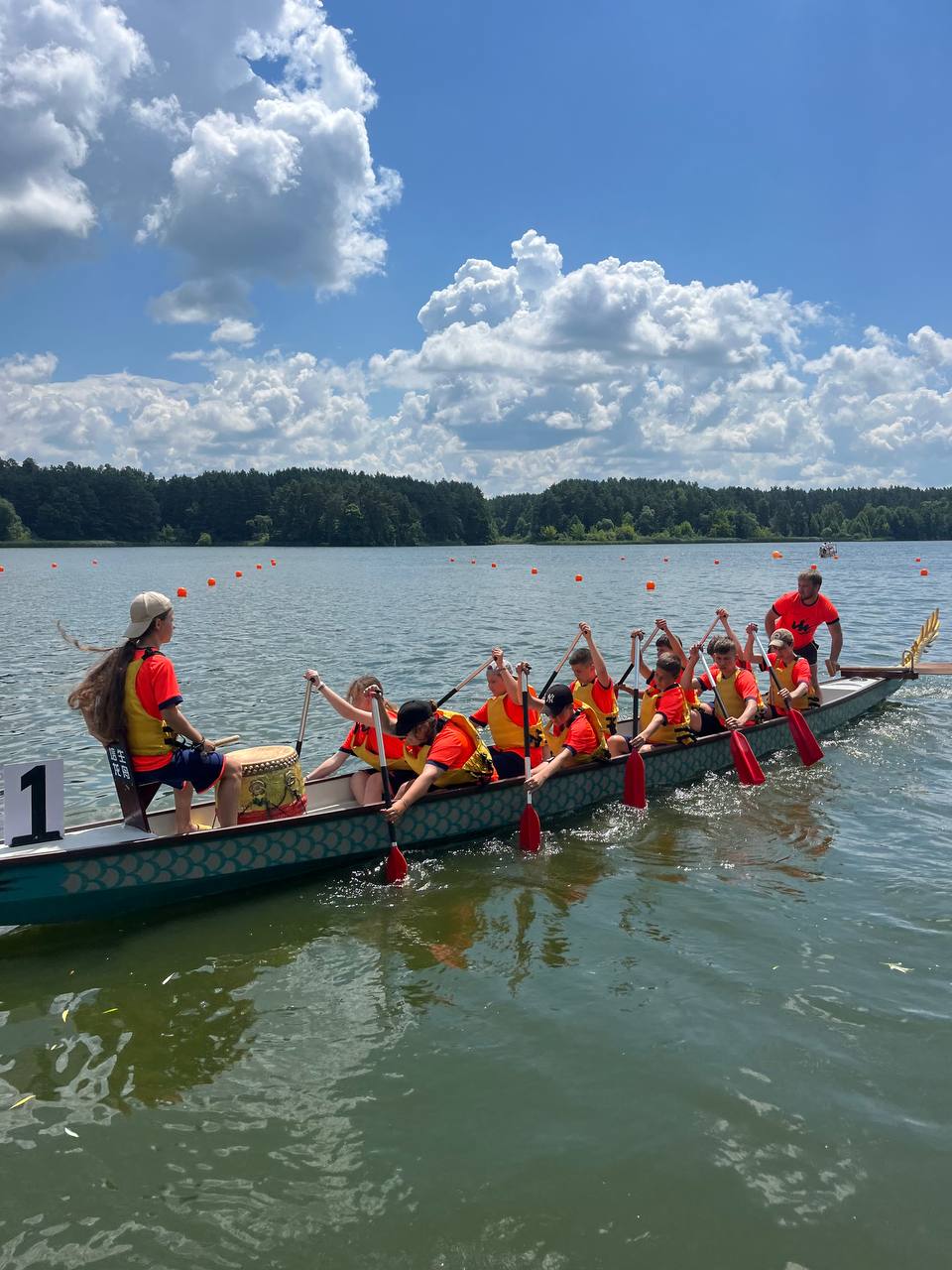 Новини Вінниці - фото з Школярів запрошують веслувати на Вишенському озері на каное-«драконах»