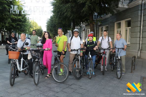 Новини Житомира - фото з Флешмоб «Велосипедом на роботу» зібрав на Михайлівській прихильників двоколісного транспорту