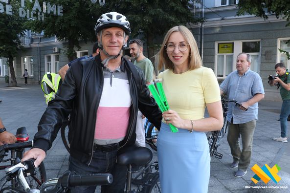 Новини Житомира - фото з Флешмоб «Велосипедом на роботу» зібрав на Михайлівській прихильників двоколісного транспорту