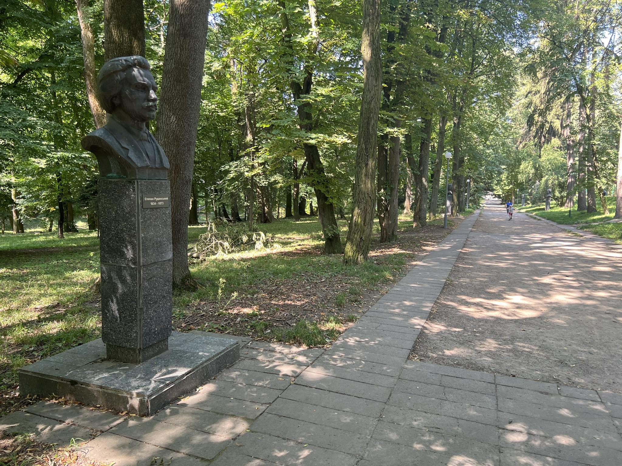 Новини Вінниці - фото з У Центральному парку роблять ремонт. Що там змінюють і скільки це коштує?