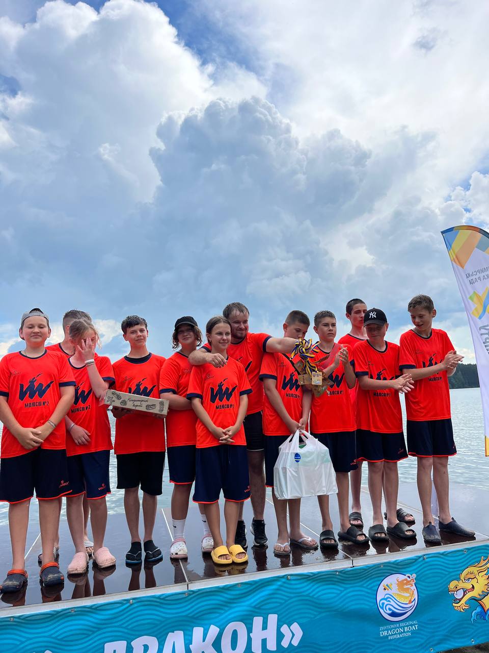 Новини Вінниці - фото з Школярів запрошують веслувати на Вишенському озері на каное-«драконах»