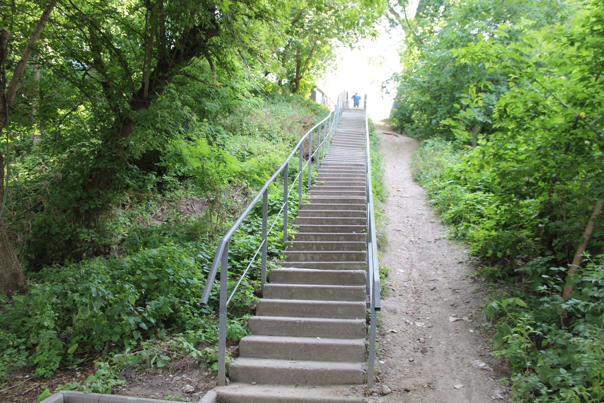 Новини Тернополя - фото з Оновили сходи неподалік «Циганки»: як виглядають зараз?