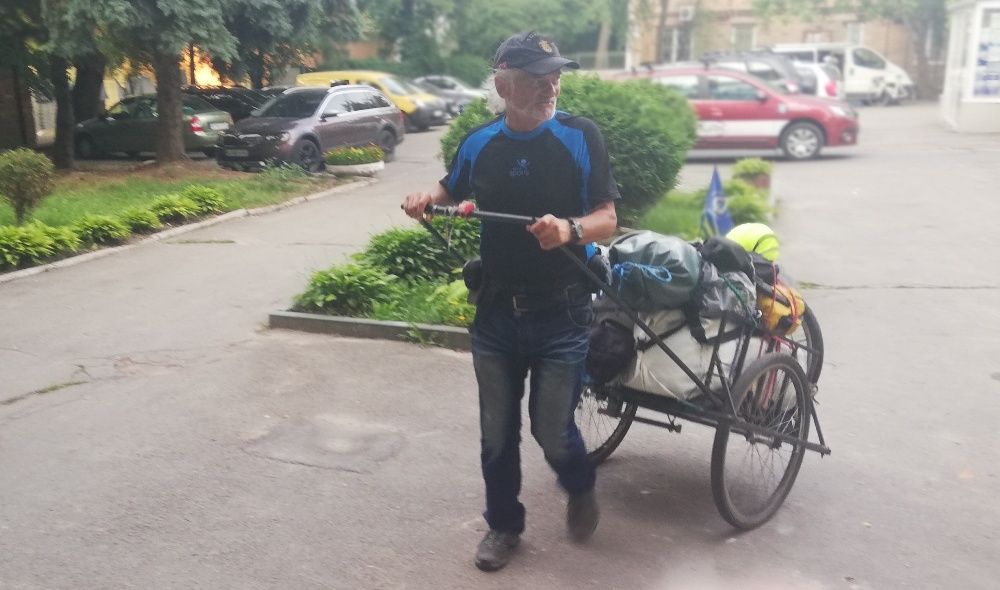 Новини Вінниці - фото з «У вас тут клондайк для фотографів». 50 років ходить пішки по світу сучасний Сковорода