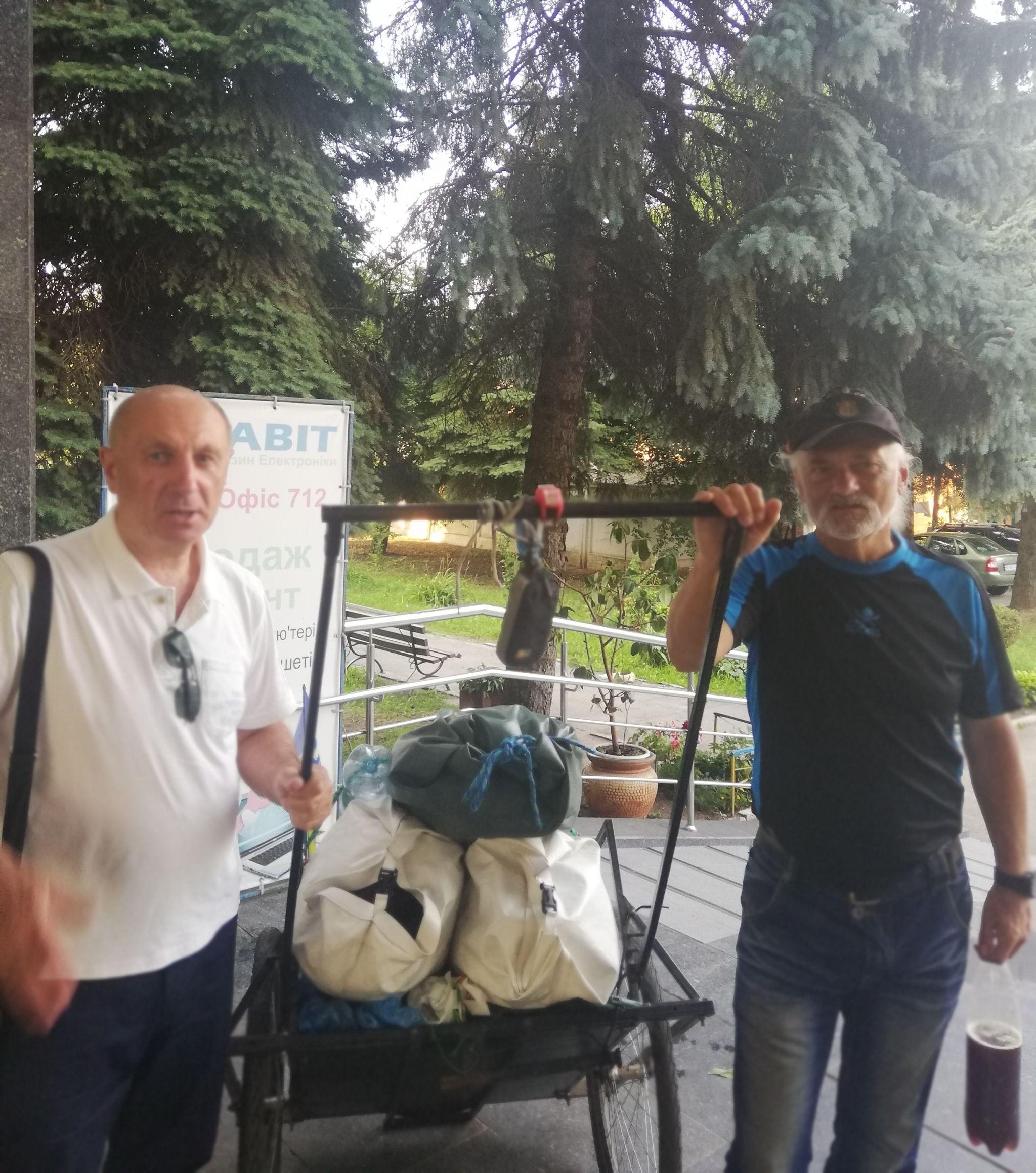 Новини Вінниці - фото з «У вас тут клондайк для фотографів». 50 років ходить пішки по світу сучасний Сковорода