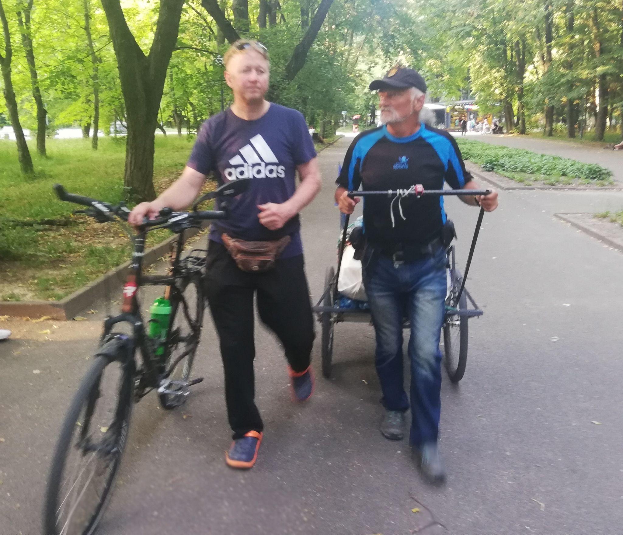 Новини Вінниці - фото з «У вас тут клондайк для фотографів». 50 років ходить пішки по світу сучасний Сковорода