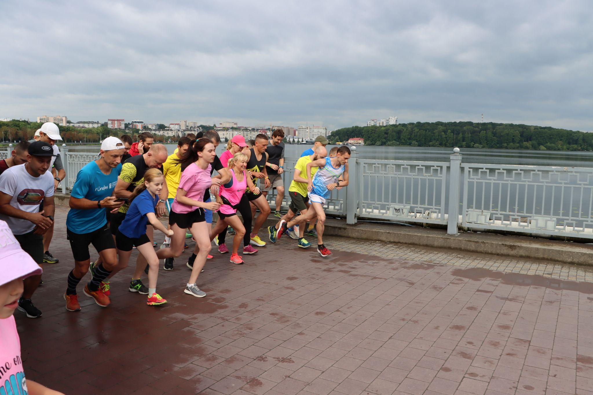 Новини Тернополя - фото з Присвятили спорту роки і долають десятки кілометрів: історії тернопільських бігунів (РЕПОРТАЖ)