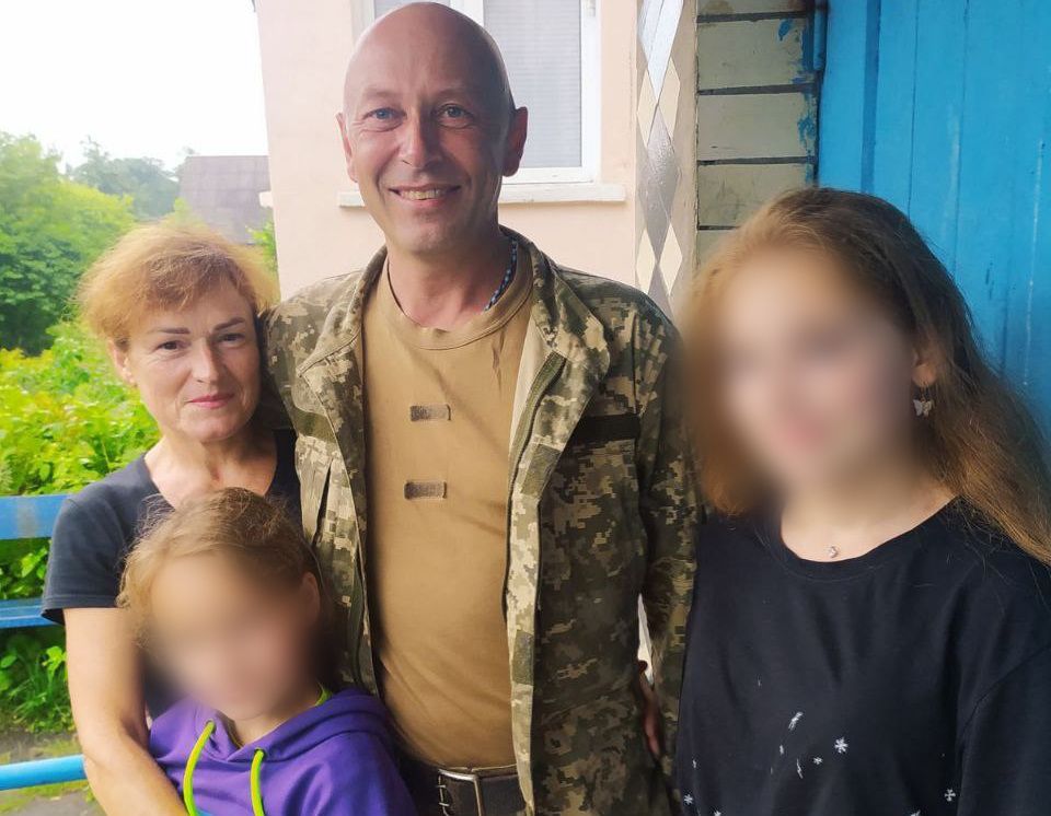 Новини Хмельницького - фото з “12 годин стікав кров’ю в окопі”. Рідні загиблого Геннадія Леха просять присвоїти йому звання Героя