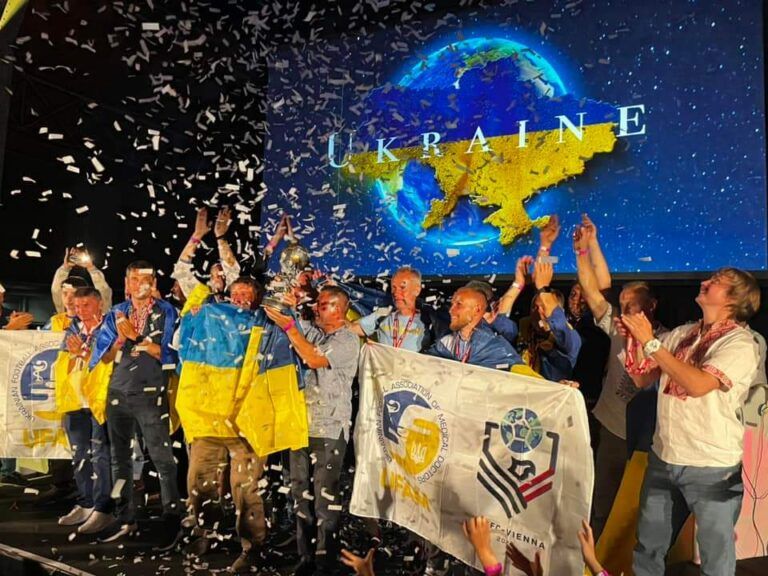 Новини Вінниці - фото з Британець став перед ним на коліна. Як наш хірург здобув титул чемпіона світу з футболу!