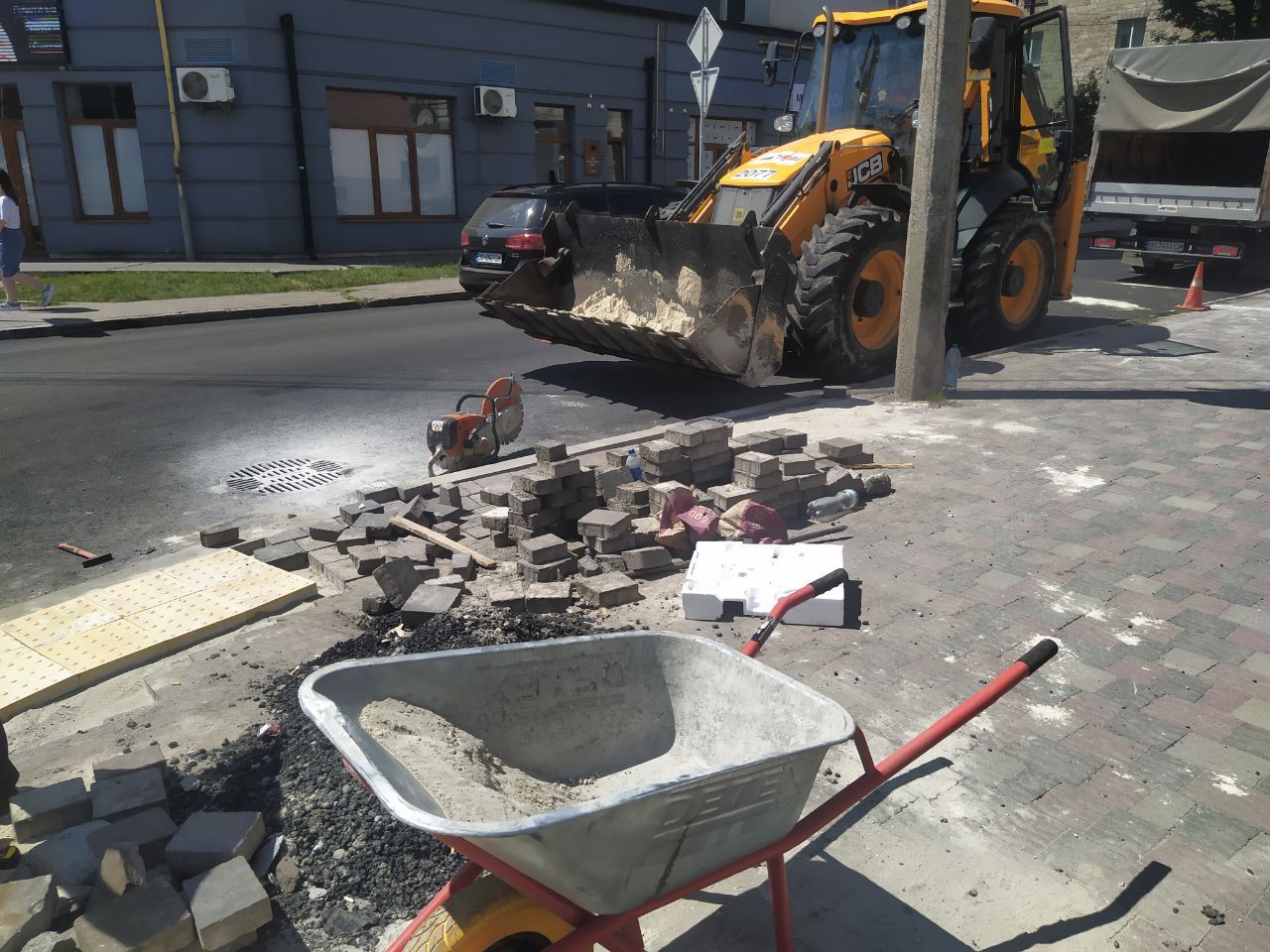 Новини Тернополя - фото з Мали зробити за три дні: скільки часу ремонтують вулицю Олени Теліги (колишня Чехова)