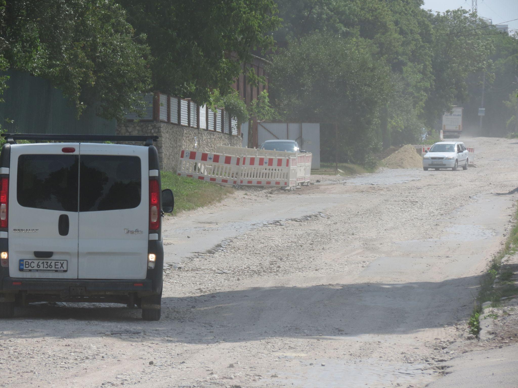 Новини Тернополя - фото з Ями та залишки бруківки: у якому стані Гайова вулиця, яку мають відремонтувати