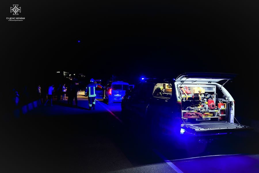 Новини Хмельницького - фото з Легковик перекинувся на дах у Кам’янець-Подільському районі (ФОТО)