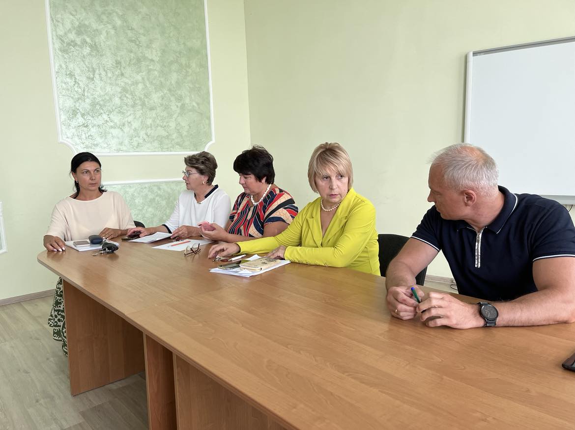 Новини Тернополя - фото з Батьки готові до радикальних дій: скандал за об'єднання Гімназії Франка та техліцею набирає нових обертів