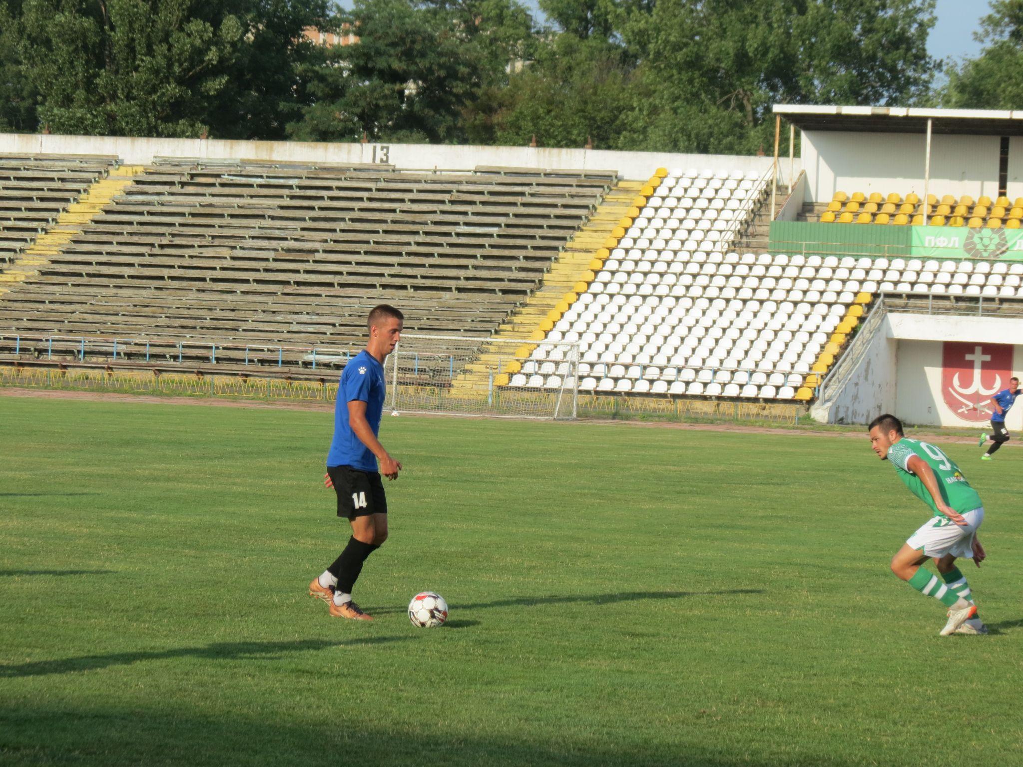 Новини Вінниці - фото з «Нива» переграла липовецький «Факел» завдяки «покеру» граючого президента Артура Загорулька