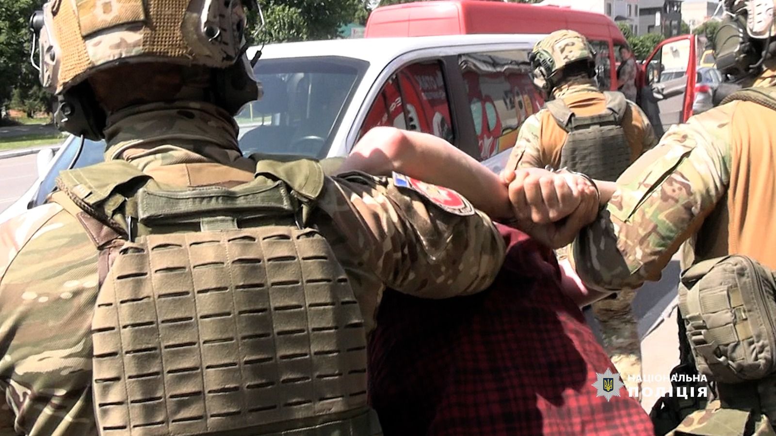 Новини Вінниці - фото з Поліція затримала вінничанина, який з ножем напав на незнайому дівчину