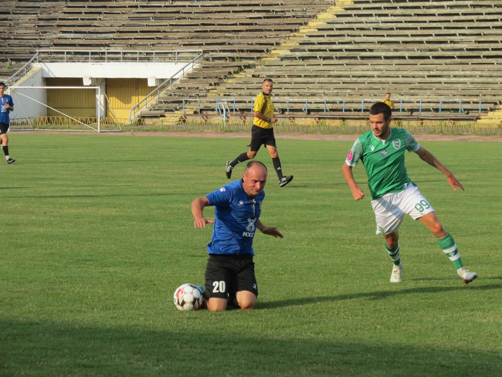 Новини Вінниці - фото з «Нива» переграла липовецький «Факел» завдяки «покеру» граючого президента Артура Загорулька