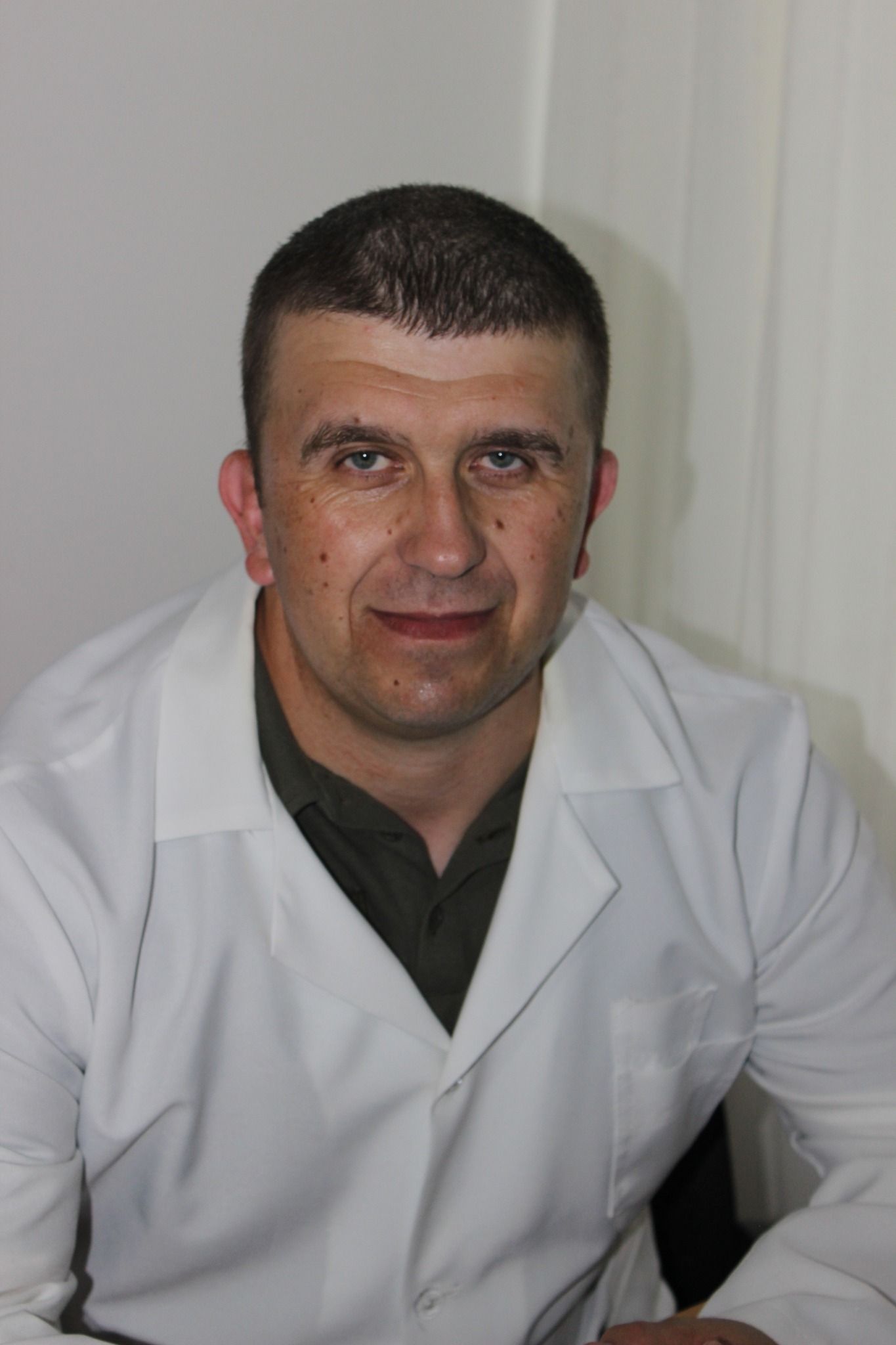 Новини Хмельницького - фото з Залужний нагородив “Золотим хрестом” бойового медика з Кам’янця (ФОТО)